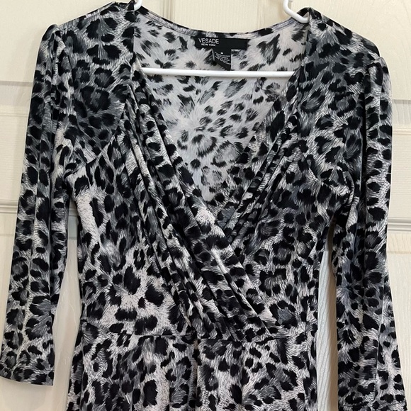 VESADE NEW YORK dress - Picture 6 of 13